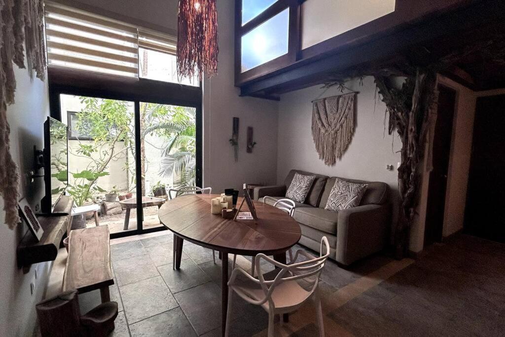 1 Apartment *